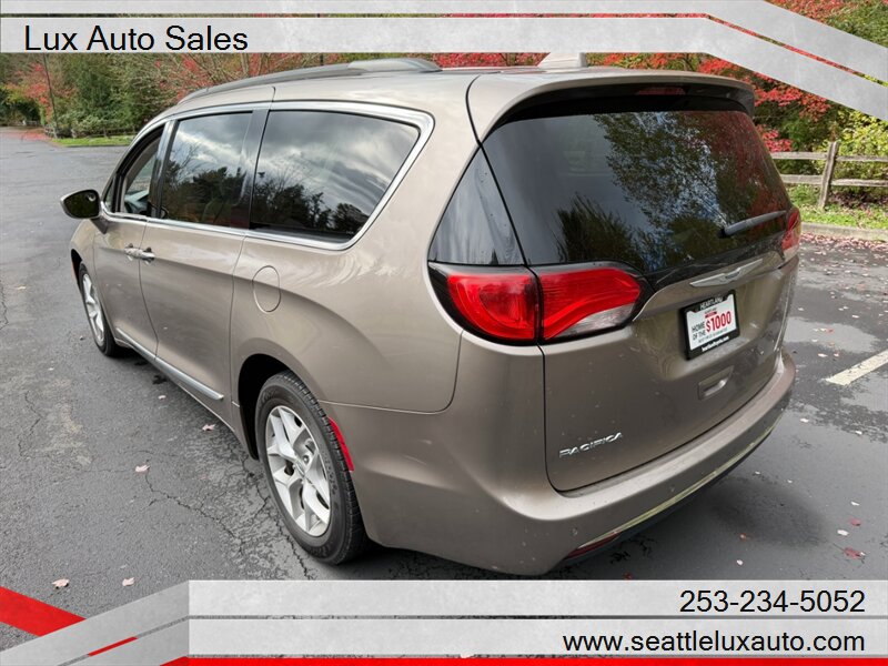 2017 Chrysler Pacifica Touring-L - Photo 4 - Woodinville, WA 98077