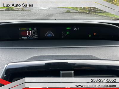 2020 Toyota Prius XLE   - Photo 9 - Woodinville, WA 98077