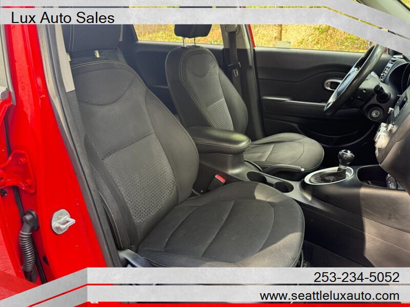 2014 Kia Soul + - Photo 11 - Woodinville, WA 98077