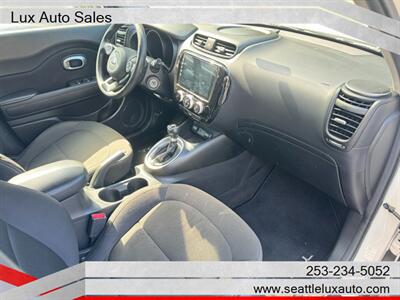 2017 Kia Soul   - Photo 13 - Woodinville, WA 98077