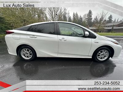 2021 Toyota Prius Prime XLE  Plug-In Hybrid - Photo 6 - Woodinville, WA 98077