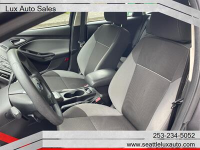 2013 Ford Focus SE   - Photo 12 - Woodinville, WA 98077
