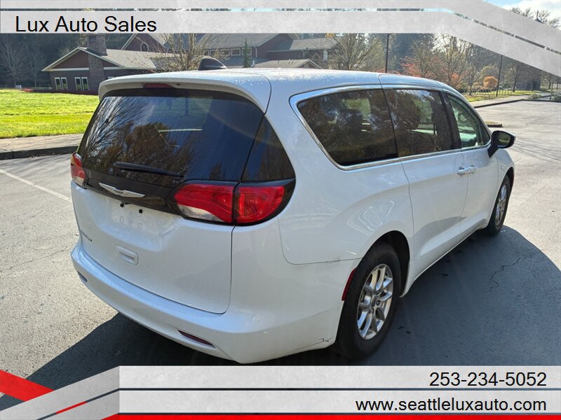 2023 Chrysler Voyager LX - Photo 5 - Woodinville, WA 98077