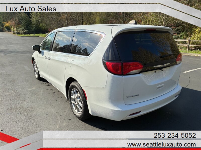 2023 Chrysler Voyager LX - Photo 3 - Woodinville, WA 98077