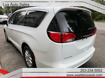 2023 Chrysler Voyager LX - Photo 3 - Woodinville, WA 98077