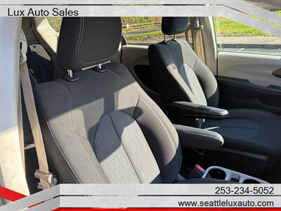 2023 Chrysler Voyager LX - Photo 13 - Woodinville, WA 98077