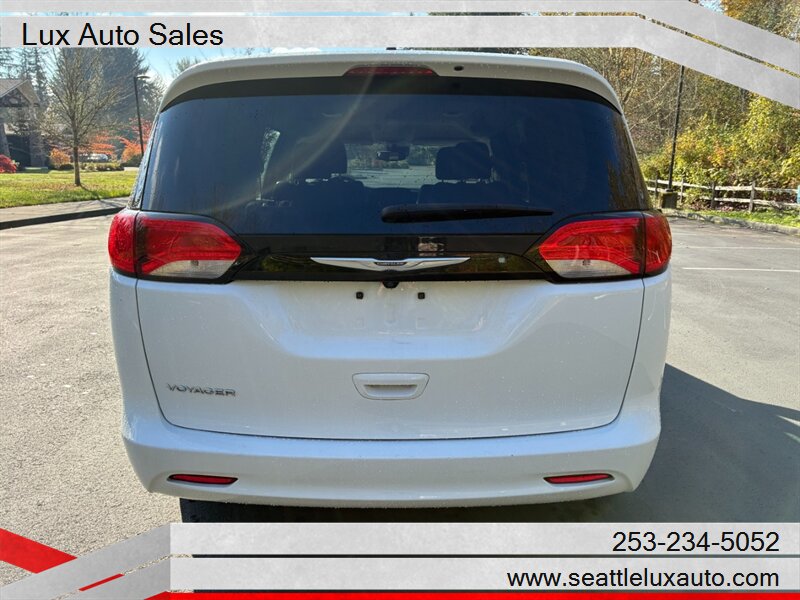 2023 Chrysler Voyager LX - Photo 4 - Woodinville, WA 98077