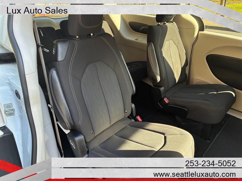 2023 Chrysler Voyager LX - Photo 19 - Woodinville, WA 98077
