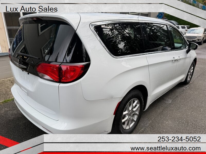 2023 Chrysler Voyager LX - Photo 5 - Woodinville, WA 98077