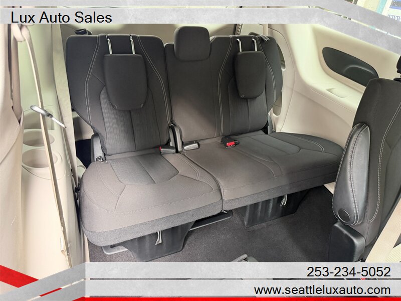 2023 Chrysler Voyager LX - Photo 12 - Woodinville, WA 98077