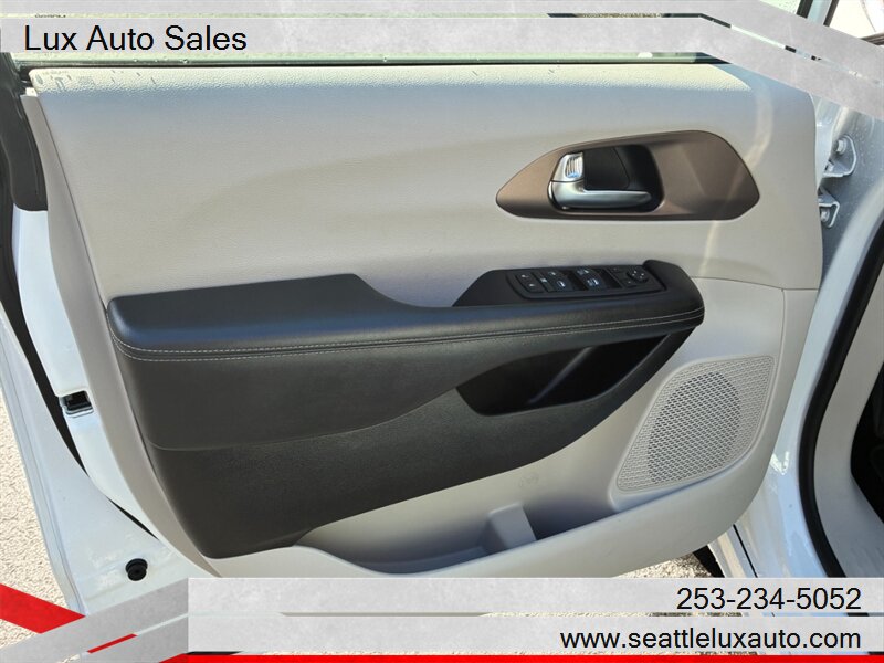 2023 Chrysler Voyager LX - Photo 28 - Woodinville, WA 98077