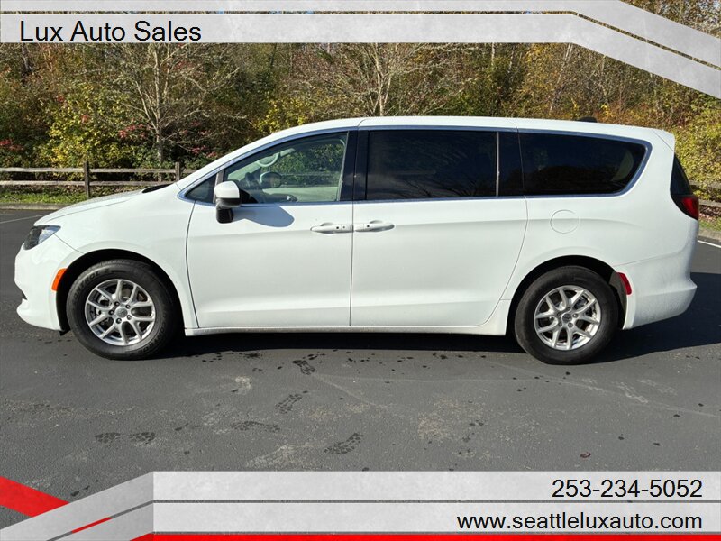 2023 Chrysler Voyager LX - Photo 2 - Woodinville, WA 98077