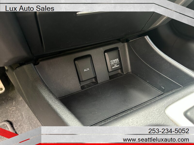 2013 Honda Civic Si w/Summer Tires - Photo 17 - Woodinville, WA 98077