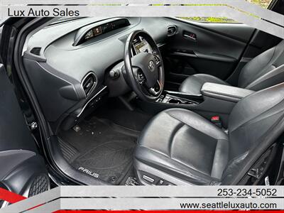 2020 Toyota Prius XLE   - Photo 10 - Woodinville, WA 98077