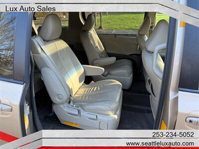 2013 Toyota Sienna XLE 7-Passenger   - Photo 20 - Woodinville, WA 98077