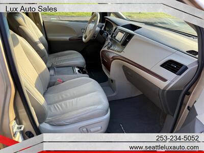 2013 Toyota Sienna XLE 7-Passenger   - Photo 10 - Woodinville, WA 98077