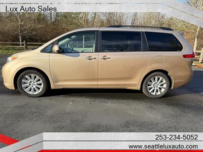 2013 Toyota Sienna XLE 7-Passenger   - Photo 2 - Woodinville, WA 98077