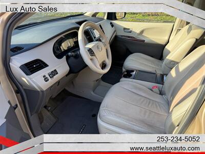 2013 Toyota Sienna XLE 7-Passenger   - Photo 12 - Woodinville, WA 98077