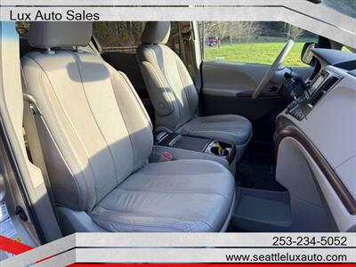 2013 Toyota Sienna XLE 7-Passenger   - Photo 11 - Woodinville, WA 98077