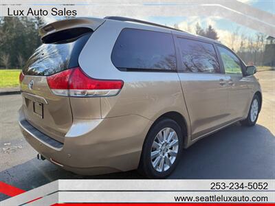 2013 Toyota Sienna XLE 7-Passenger   - Photo 5 - Woodinville, WA 98077