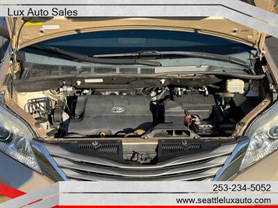 2013 Toyota Sienna XLE 7-Passenger   - Photo 26 - Woodinville, WA 98077