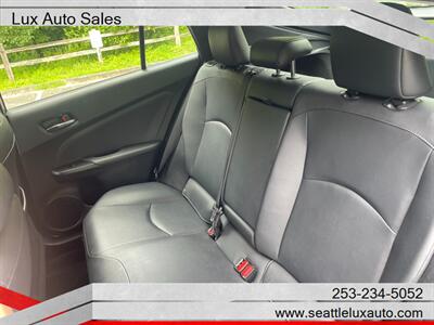 2020 Toyota Prius XLE   - Photo 11 - Woodinville, WA 98077