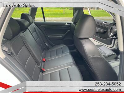 2011 Volkswagen Jetta SportWagen TDI   - Photo 12 - Woodinville, WA 98077