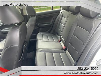 2011 Volkswagen Jetta SportWagen TDI   - Photo 10 - Woodinville, WA 98077