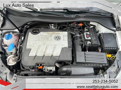 2011 Volkswagen Jetta SportWagen TDI   - Photo 16 - Woodinville, WA 98077