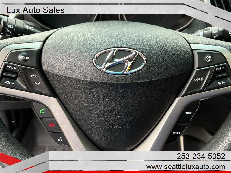 2013 Hyundai VELOSTER - Photo 17 - Woodinville, WA 98077