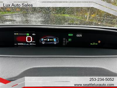 2020 Toyota Prius XLE   - Photo 9 - Woodinville, WA 98077