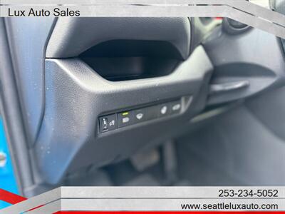 2020 Toyota RAV4 XLE Premium   - Photo 11 - Woodinville, WA 98077