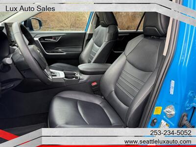 2020 Toyota RAV4 XLE Premium   - Photo 16 - Woodinville, WA 98077