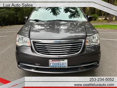 2015 Chrysler Town and Country Touring - Photo 7 - Woodinville, WA 98077