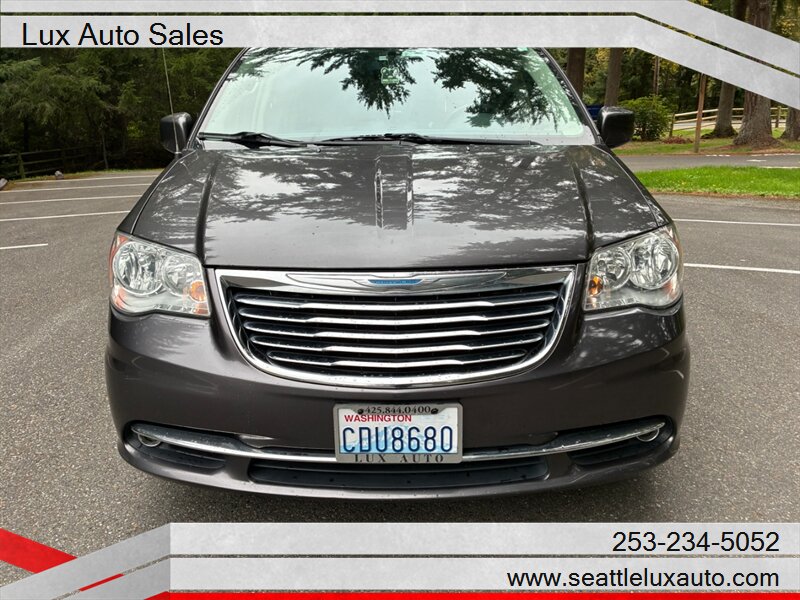2015 Chrysler Town and Country Touring - Photo 7 - Woodinville, WA 98077