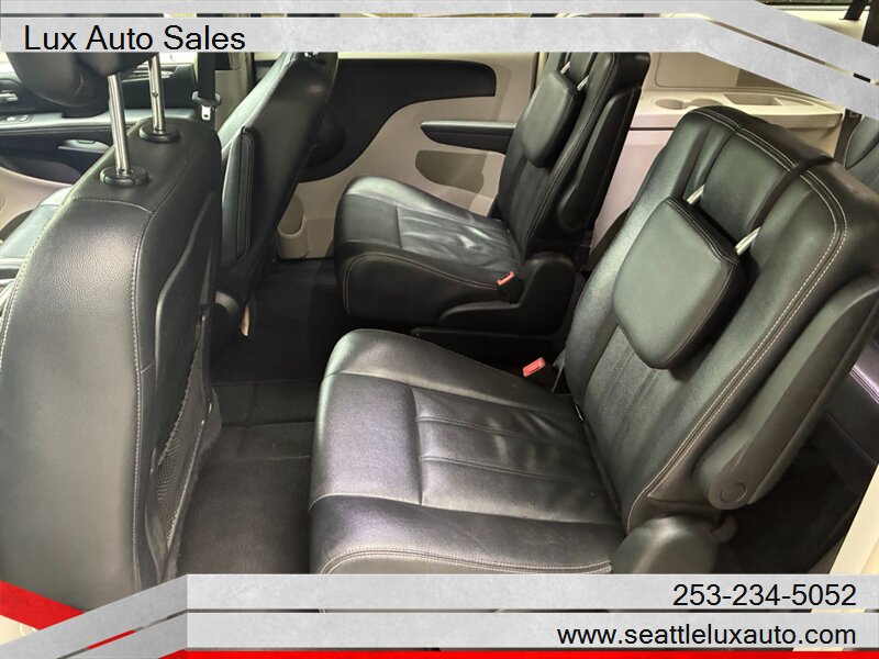2015 Chrysler Town and Country Touring - Photo 19 - Woodinville, WA 98077