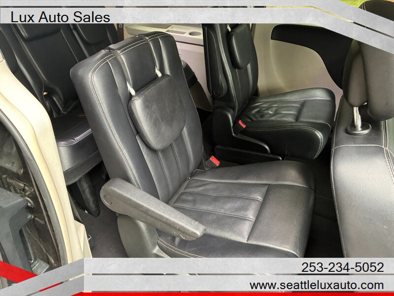 2015 Chrysler Town and Country Touring - Photo 23 - Woodinville, WA 98077
