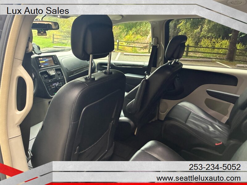 2015 Chrysler Town and Country Touring - Photo 18 - Woodinville, WA 98077