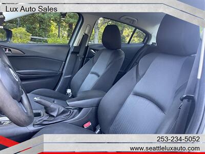 2015 Mazda MAZDA3 i SV   - Photo 12 - Woodinville, WA 98077