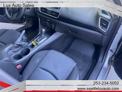 2015 Mazda MAZDA3 i SV   - Photo 17 - Woodinville, WA 98077