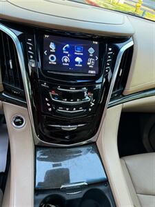 2018 Cadillac Escalade Platinum  Platinum - Photo 33 - Woodinville, WA 98077