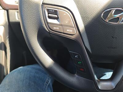 2017 Hyundai SANTA FE SE   - Photo 13 - Boise, ID 83714