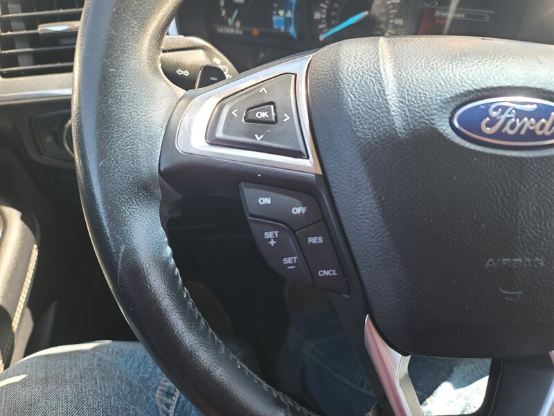 2016 Ford Edge Titanium photo 12