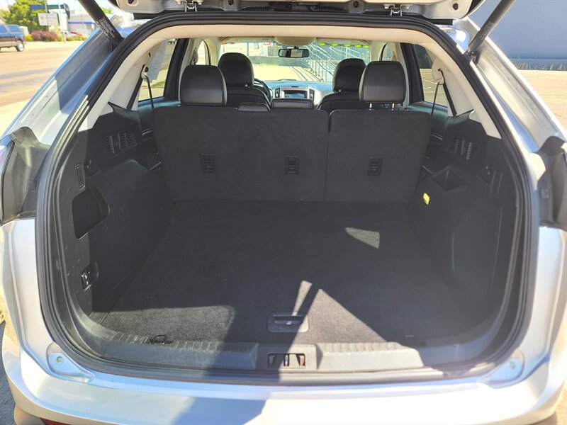 2016 Ford Edge Titanium photo 17