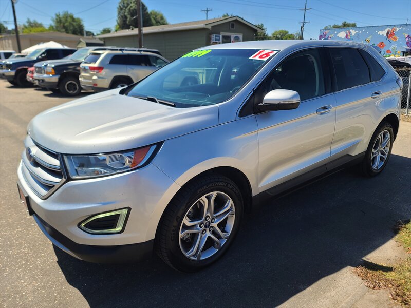 2016 Ford Edge Titanium photo 2