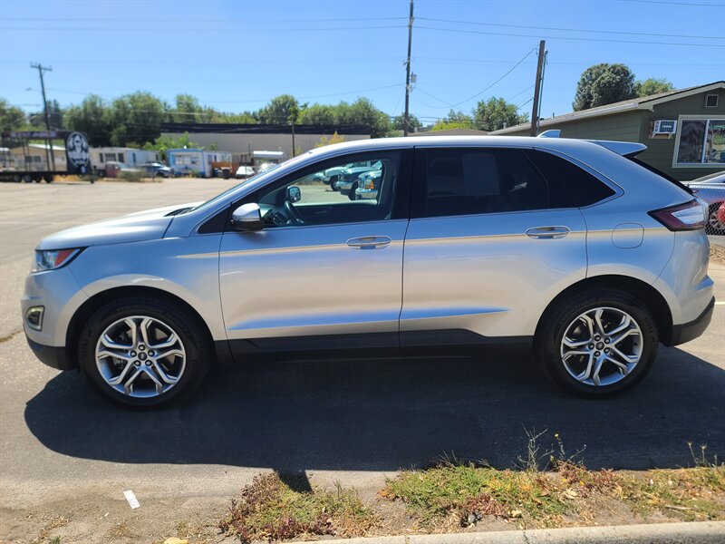 2016 Ford Edge Titanium photo 3