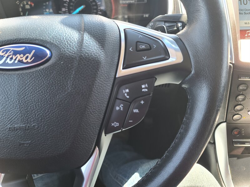 2016 Ford Edge Titanium photo 11