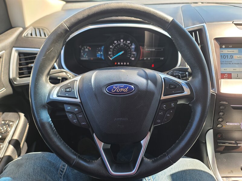 2016 Ford Edge Titanium photo 8