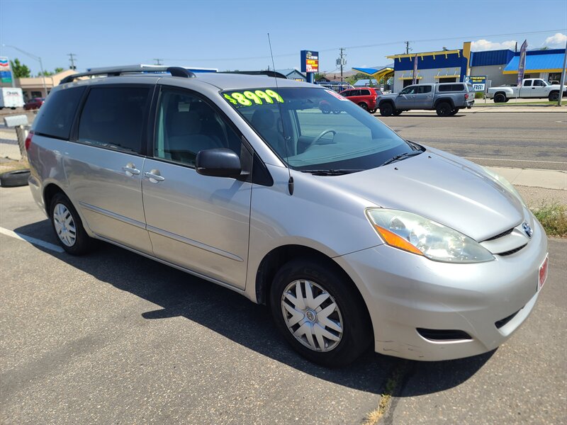 2006 Toyota Sienna LE 8 Passenger  
