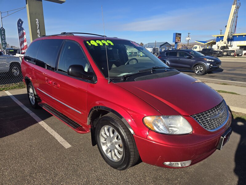 2003 Chrysler Town & Country LXi  